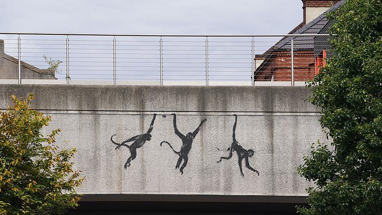 Neues Werk von Banksy in London - Drei Affen - Bei den drei Äffchen kam ein japanisches Sprichwort in den Sinn. Neues Werk von Banksy in London - Drei Affen - Bei den drei Äffchen kam ein japanisches Sprichwort in den Sinn.