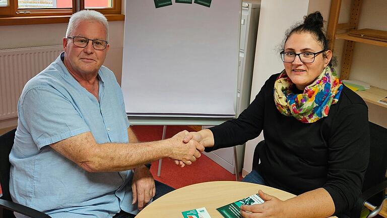 Alfred Beck, Gruppenleiter der Selbsthilfegruppe Kreuzbund, und Daniela Neukamm, Leiterin der Caritas-Suchtberatungsstelle, kooperieren bei der Beratung suchtgefährdeter und suchtkranker Menschen im Landkreis Haßberge.