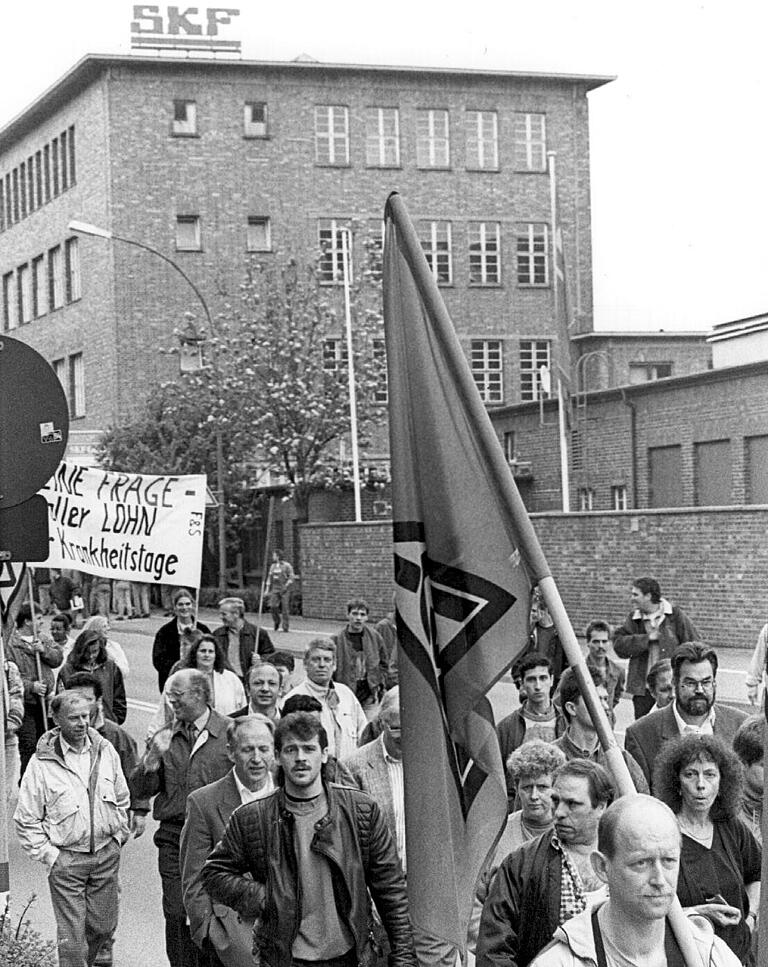 Bei SKF ist die Streikbereitschaft der Mitarbeiter besonders ausgeprägt. Als 1988 der Abbau von Löhnen und Sozialleistungen anstand gingen Tausende auf die Straße.