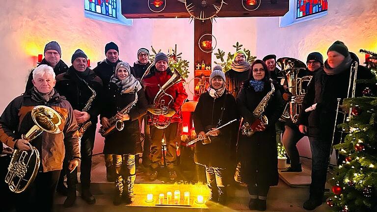 Der Spielmannszug bei der adventlichen Stunde in der Kreuzkapelle.