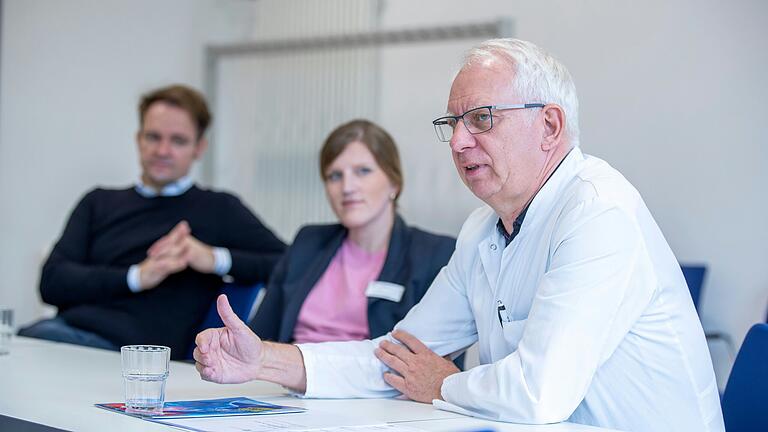 Dr. Stefan Stranz (v. li.), Hannah Gilles und Prof. Dr. Sebastian Kerber blicken im Interview auf die aktuelle Lage des Krankenhauswesens. Dr. Stefan Stranz (v. li.), Hannah Gilles und Prof. Dr. Sebastian Kerber blicken im Interview auf die aktuelle Lage des Krankenhauswesens.