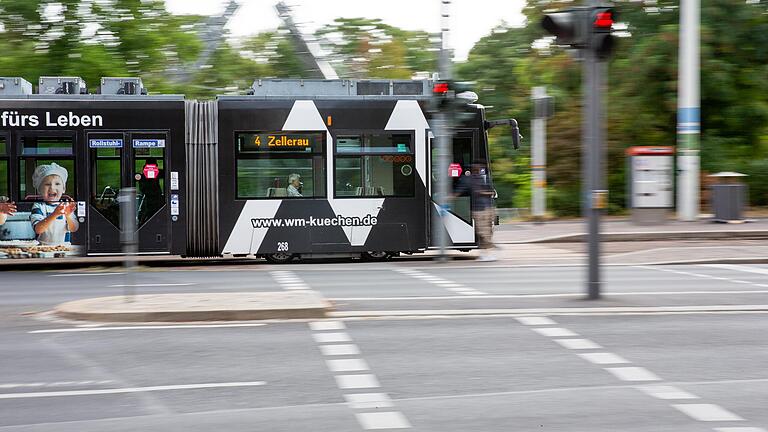 Aktuell kommt es nach Informationen der WVV zu einer Störung im Fahrtablauf auf den Straßenbahnlinien zum Würzburger Stadteil Zellerau in beiden Richtungen.&nbsp;