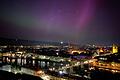 Pinke und grünliche Farbenpracht: Wer von der Festung in Würzburg in nördliche Richtung blickte, konnte in der Nacht auf Samstag Polarlichter fotografieren.