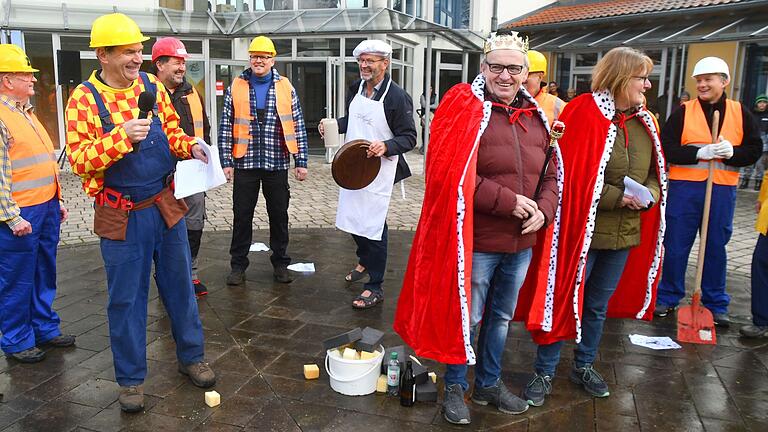 Nun sollen die Sälzer Narren die Geschicke des Lindendorfes leiten, zumindest bis zum Aschermittwoch. Petra und Thorsten Raschert wurden zum neuen Prinzenpaar gekürt.&nbsp;