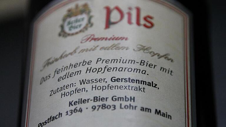 So schauen aktuell die Etiketten der &bdquo;Keiler&ldquo;-Biere auf der Flaschenrückseite aus. Bald könnte dort statt Lohr am Main der tatsächliche Brauort Würzburg oder Kulmbach stehen.