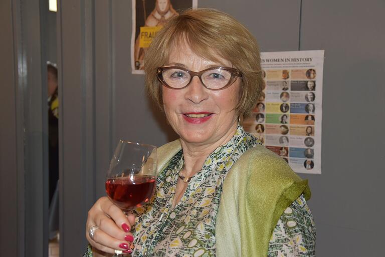 Regina Schuck freut sich über die gute Entwicklung, die die Frauenlesenächte genommen haben.