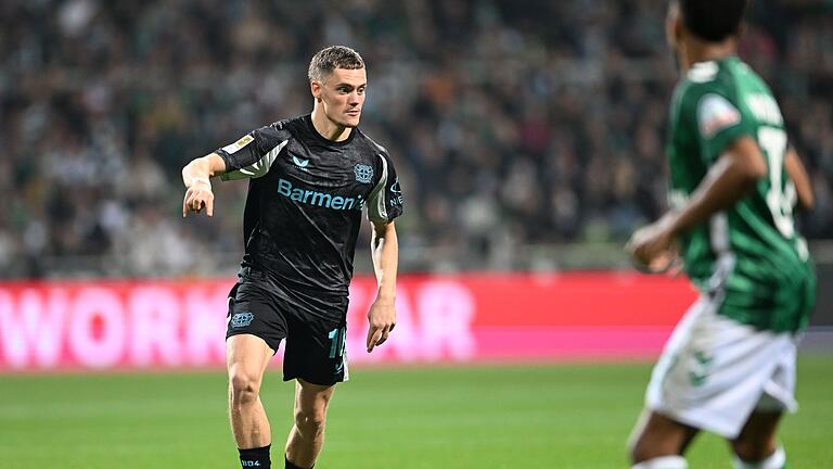 Werder Bremen - Bayer Leverkusen       -  Leverkusens Florian Wirtz am Ball.
