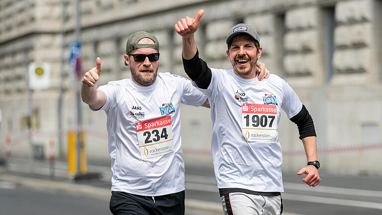 Der Fit-and-Fun-Lauf vom Residenzlauf mit einer Strecke von 5 KM  in 2 Runden um die Residenz in Würzburg am 01.05.22.