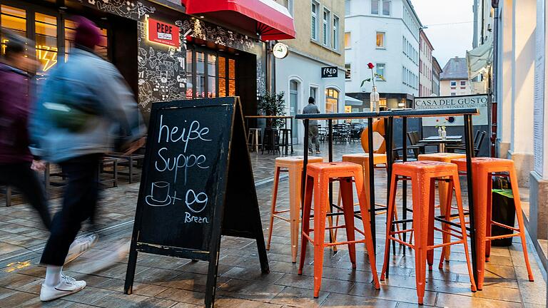 Im Winter hatten die Breznbubn versucht, die Würzburgerinnen und Würzburger mit heißer Suppe in ihr Lokal zu locken. Im Winter hatten die Breznbubn versucht, die Würzburgerinnen und Würzburger mit heißer Suppe in ihr Lokal zu locken.