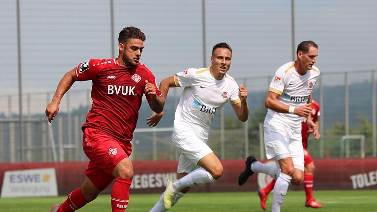 Dominic Baumann und die Würzburger Kickers feierten einen 4:2-Sieg in Wehen.