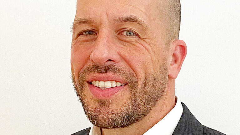 Prof. Peter Bradl leitet das Institut für Katastrophenmanagement an der FHWS und ist Gutachter beim Bundesamt für Bevölkerungsschutz. Prof. Peter Bradl leitet das Institut für Katastrophenmanagement an der FHWS und ist Gutachter beim Bundesamt für Bevölkerungsschutz.