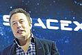 Greift nach den Sternen: Elon Musk mischt mit SpaceX schon in der Raumfahrt mit. Mit seiner Elektroauto-Firma Tesla will er jetzt den Automobilmarkt umkrempeln.