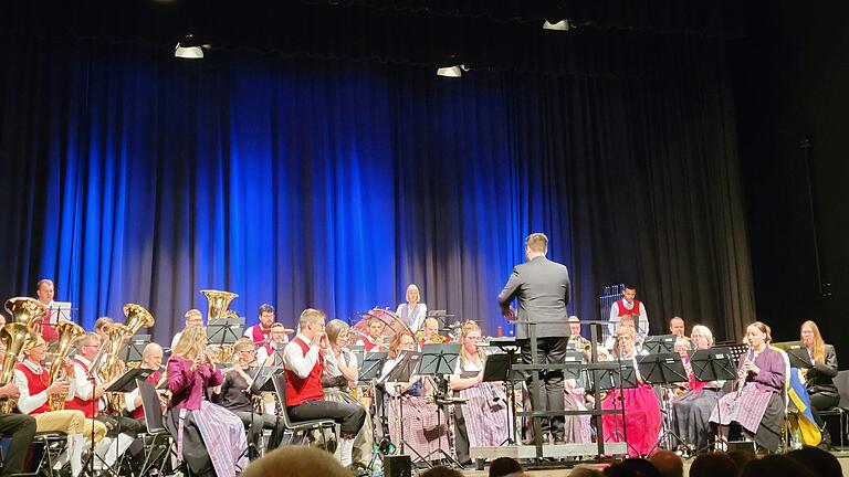 Das Orchester der Generationen unter der Leitung von Yannik Helm.