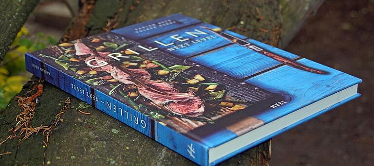 Ein stattliches Schwergewicht: das Grill-Kochbuch von Fabian Beck. Ein stattliches Schwergewicht: das Grill-Kochbuch von Fabian Beck.