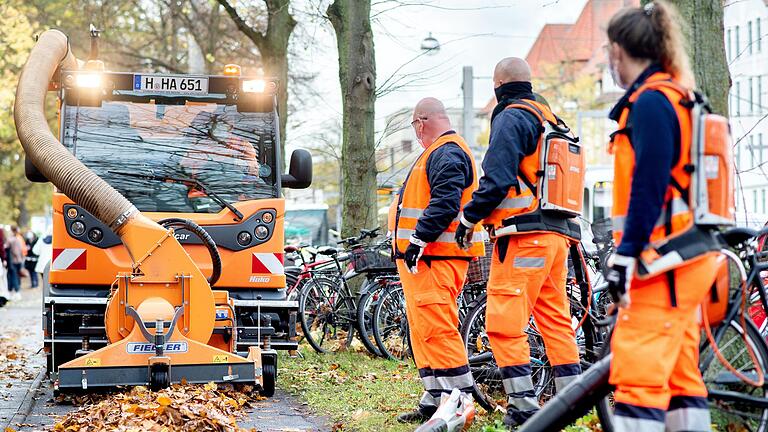 Für mehr Ordnung und Fairness auf dem Arbeitsmarkt hat der Zoll bundesweit Unternehmen der Abfallwirtschaft kontrolliert. Dabei gab es 14 Beanstandungen in Unter- und Oberfranken.