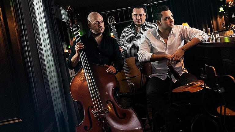 Die weltweit gefeierte Gypsy Jazz Formation „Gismo Graf Trio“ gastiert am Samstag, 8. Februar, um 17 Uhr im Schüttbau in Rügheim. Die weltweit gefeierte Gypsy Jazz Formation „Gismo Graf Trio“ gastiert am Samstag, 8. Februar, um 17 Uhr im Schüttbau in Rügheim.