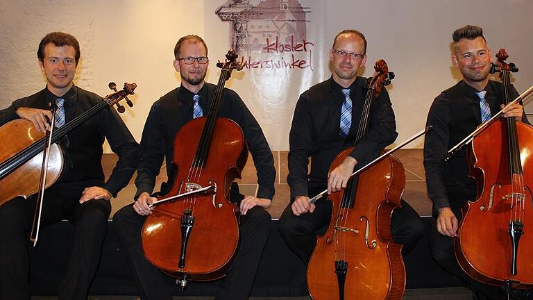 &bdquo;Die Vier EvangCellisten&ldquo; mit (von links) Florian Bischof, Hanno Riehmann, Mathias Beyer und Markus Jung begeisterten das Publikum bei ihrem Gastspiel im Kloster Wechterswinkel.