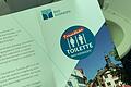 In einem städtischen Flyer sind die 'Freundlichen Toiletten' aufgelistet.