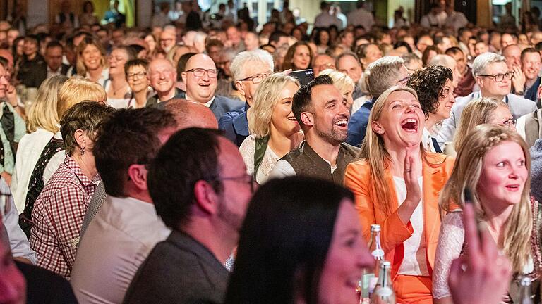 Wer in Burglauer derbleggd wurde wie der Bad Neustädter Bürgermeister Michael Werner, der hatte trotzdem viel zu lachen. Wer in Burglauer derbleggd wurde wie der Bad Neustädter Bürgermeister Michael Werner, der hatte trotzdem viel zu lachen.