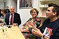 Auch der Spaß kam bei der entspannten Gesprächsrunde nicht zu kurz. Links der Gastgeber und Moderator Bernd Rützel, rechts André Fleck, der schon Erfahrung mit Bitcoins gesammelt hat.