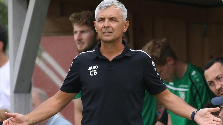 Seit Januar 2020 trainiert Claudiu Bozesan den TSV Abtswind. Er hat den Anspruch, jeden Spieler zu höchstem Niveau zu führen, sagt Fabio Bozesan über seinen Vater. Seit Januar 2020 trainiert Claudiu Bozesan den TSV Abtswind. Er hat den Anspruch, jeden Spieler zu höchstem Niveau zu führen, sagt Fabio Bozesan über seinen Vater.