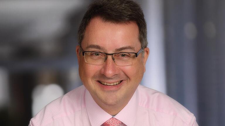 Amtsinhaber Wolfgang Lampe (SPD) hat die Bürgermeisterwahl in Uffenheim mit 63,0 Prozent der Stimmen klar für sich entschieden. Amtsinhaber Wolfgang Lampe (SPD) hat die Bürgermeisterwahl in Uffenheim mit 63,0 Prozent der Stimmen klar für sich entschieden.