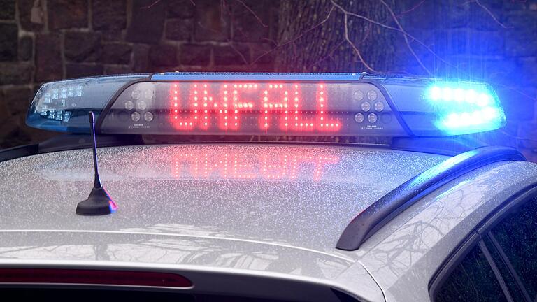 Polizeibericht: Verkehrsunfall deckt Fahrverbot auf Polizeibericht: Verkehrsunfall deckt Fahrverbot auf