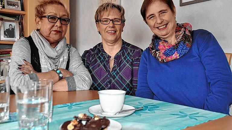 Luzia Müller, Karin Bayer und Lorita Weippert (von links) beim Gespräch, aus dem dieser Artikel entstanden ist. Luzia Müller, Karin Bayer und Lorita Weippert (von links) beim Gespräch, aus dem dieser Artikel entstanden ist.