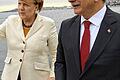 German Chancellor Angela Merkel visits Turkey       -  Kanzlerin Angela Merkel und Premier Ahmet Davutoglu am Ufer des Bosporus