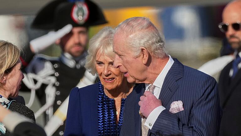 König Charles III. und Königin Camilla besuchen Italien - Seit zweieinhalb Jahren ist Charles nun britischer Monarch. König Charles III. und Königin Camilla besuchen Italien - Seit zweieinhalb Jahren ist Charles nun britischer Monarch.
