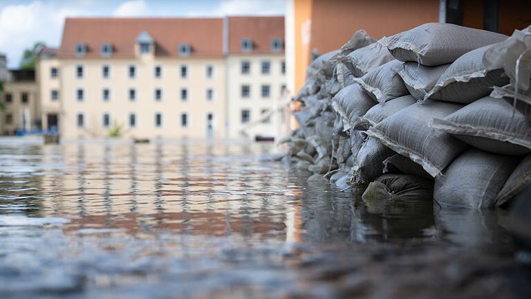 Hochwasser in Bayern - Regensburg.jpeg       -  Viele Gebäude in Region sind schwer beschädigt - die Soforthilfe soll Abhilfe schaffen.