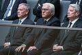 Bundestag - Gedenken an Helmut Kohl       -  Bundespräsident Frank-Walter Steinmeier (Mitte) verfolgt zusammen mit seinen Amtsvorgängern Horst Köhler (links) und Joachim Gauck die Würdigung Helmut Kohls im Bundestag.