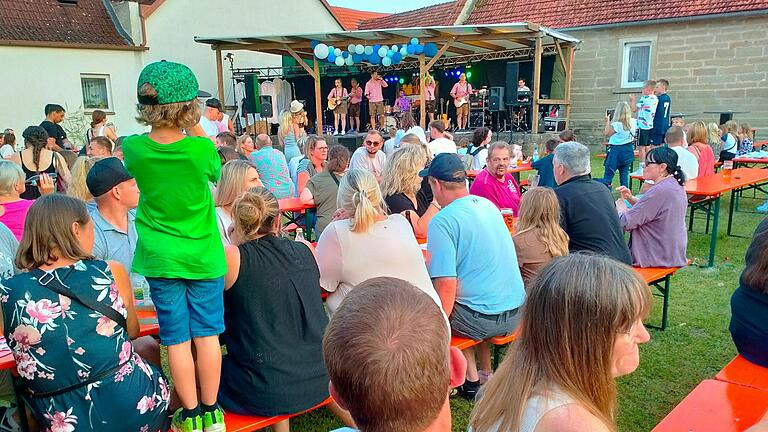 Die Band 'Heimspiel' begeisterte ihr Publikum bis weit nach Mitternacht