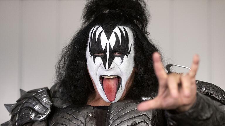 Kiss-Rocker Gene Simmons wird 75       -  Seine große Zunge ist sein Markenzeichen: Gene Simmons alias &bdquo;The Demon&rdquo;