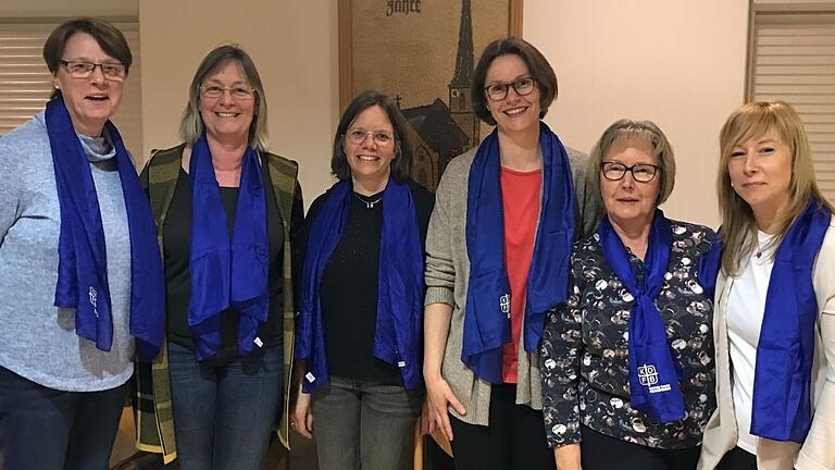 Das neue Führungsteam des Wollbacher Frauenbund-Zweigvereins (von links): Silvia Werner, Cornelia Müller, Birgit Tully, 1. Vorsitzende Anne Johannes, Edith Fiedler und Barbara Sosna.
Auf dem Foto fehlt Ute Bernhardt-Fiedler.