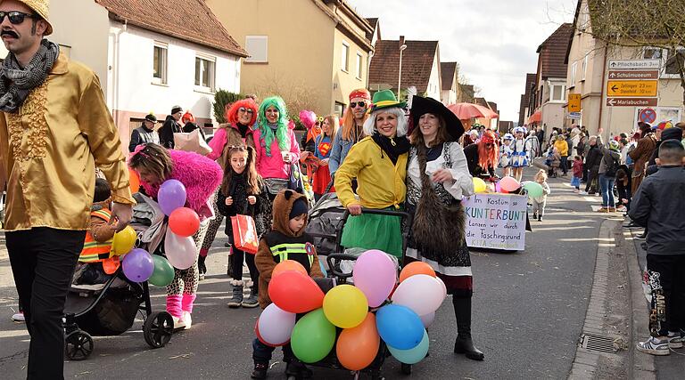 Kunterbunt ging es zu bei der Gruppe aus dem Sendelbacher Kindergarten. Kunterbunt ging es zu bei der Gruppe aus dem Sendelbacher Kindergarten.