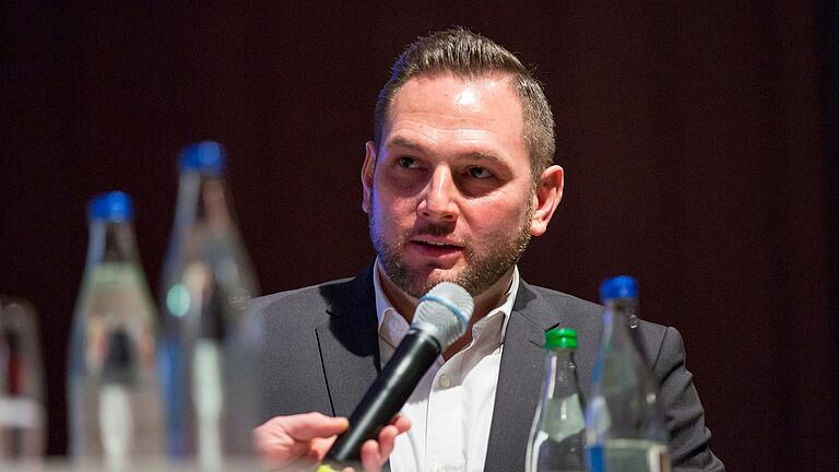 Matthias Bielek ist seit 2020 Bürgermeister in Dettelbach. Matthias Bielek ist seit 2020 Bürgermeister in Dettelbach.