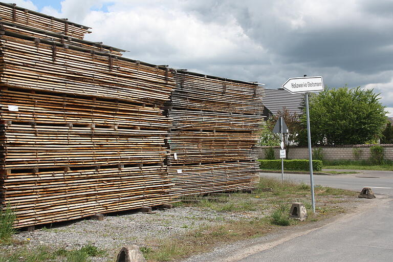 Das Sägewerk Gleitsmann (hier ein Bild der Filiale in Unterspiesheim) nutzt Förderprogramme des Staats intensiv. Doch viele Unternehmerinnen und Unternehmer stören sich an Hürden und mangelnder Transparenz. Das Sägewerk Gleitsmann (hier ein Bild der Filiale in Unterspiesheim) nutzt Förderprogramme des Staats intensiv. Doch viele Unternehmerinnen und Unternehmer stören sich an Hürden und mangelnder Transparenz.