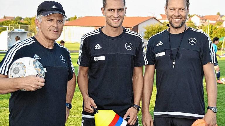 Das Trainer-Trio in Steinfeld: Mit dem aus Neuhütten stammenden Siegbert Sternheimer, dem Seifriedsburger Benedikt Strohmenger und dem Burgsinner Thorsten Pernitschka (von links) wird der DFB-Stützpunkt erstmals von Lizenz-Trainern aus dem Landkreis Main-Spessart geleitet.