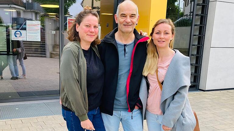 Die Organisatoren des Hilfstransportes in die Ukraine: Lisa Knaup, Sigmar Schindler, Lisa Breun (von links) Die Organisatoren des Hilfstransportes in die Ukraine: Lisa Knaup, Sigmar Schindler, Lisa Breun (von links)