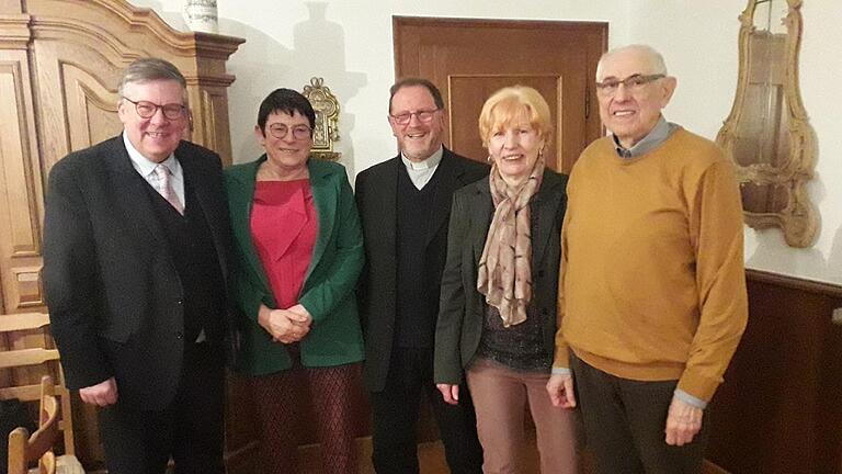 Auf dem Foto MdL Volkmar Halbleib mit Frau, Pfarrer Josef Treutlein, Doris Ringer-Schug und Horst Schug. Auf dem Foto MdL Volkmar Halbleib mit Frau, Pfarrer Josef Treutlein, Doris Ringer-Schug und Horst Schug.