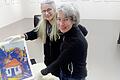 Kristin Finsterbuschd (vorn) und BBK-Vorsitzende Christiane Gaebert bereiten sich auf die Vernissage an diesem Samstag, 19 Uhr, im Würzburger Kulturspeicher vor.&nbsp;