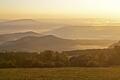 Diese Aussicht bietet sich von der hohe Geba auf den Thüringer Wald. Foto: Jürgen Hüfner       -  Diese Aussicht bietet sich von der hohe Geba auf den Thüringer Wald. Foto: Jürgen Hüfner