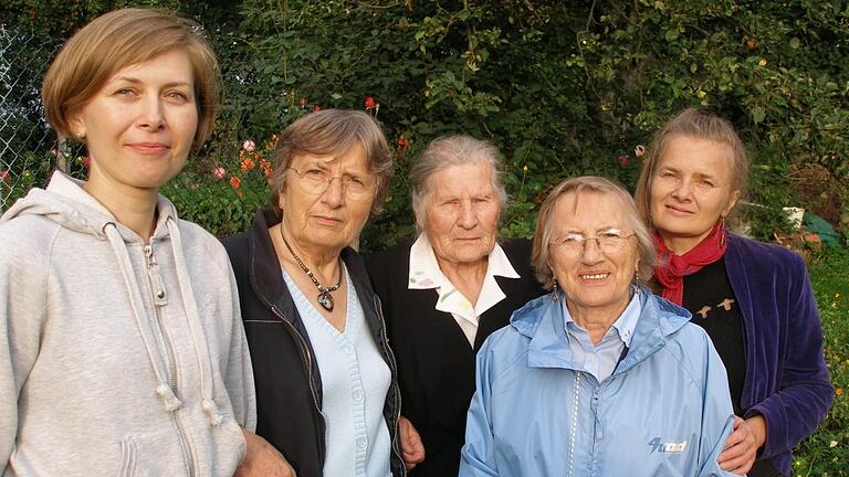 Foto mit fünf im Film mitwirkenden Frauen (von links): Gabriela Matniszewska, Ilse Kaper, Edwarda Zukowska, Hertha Christ, Karin Kaper.