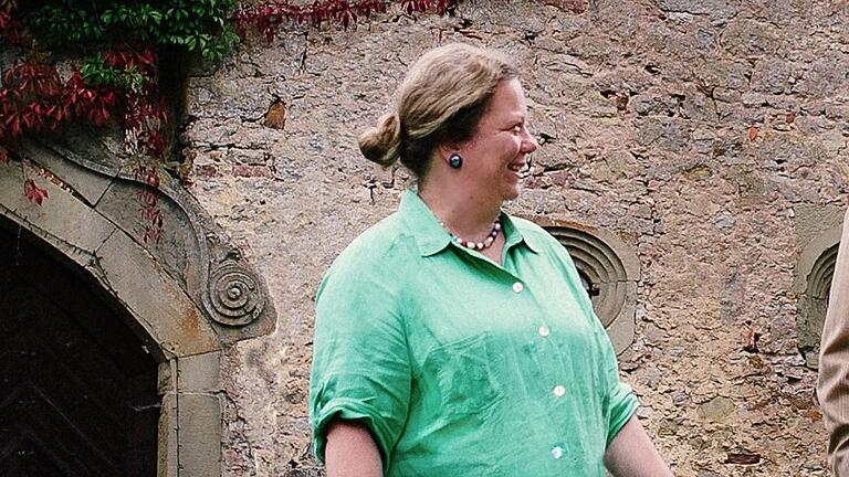 Viktoria Gräfin zu Waldburg Wolfegg wohnt mit ihrer Familie auf Schloss Unsleben im Landkreis Rhön-Grabfeld. Viktoria Gräfin zu Waldburg Wolfegg wohnt mit ihrer Familie auf Schloss Unsleben im Landkreis Rhön-Grabfeld.