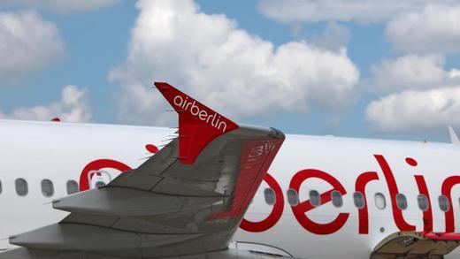 Air Berlin       -  Air Berlin will in diesem und im nächsten Jahr insgesamt rund 400 Millionen Euro einsparen. Foto: Daniel Karmann