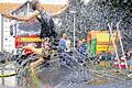 &bdquo;School's out&ldquo;-Spaß in Niederwerrn: Abkühlung gab es dank der Wasserwand der Feuerwehr.
