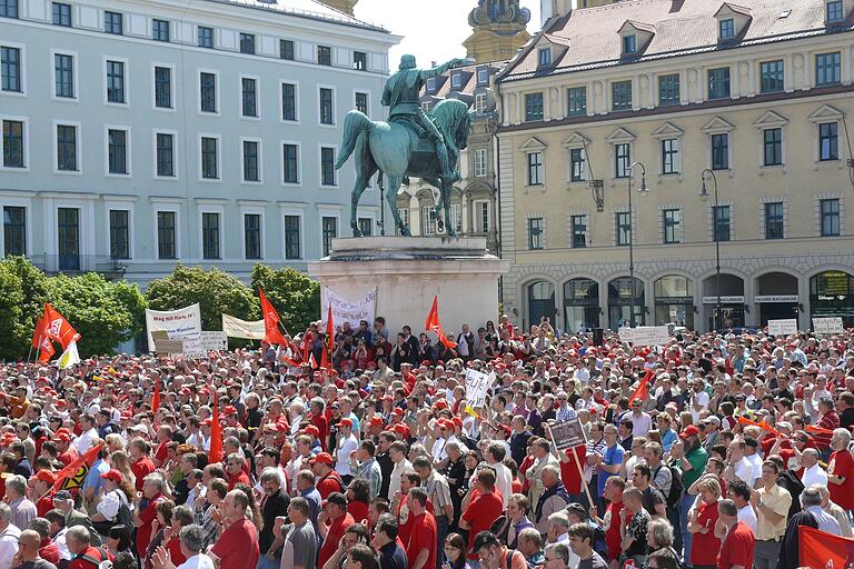 Bad Neustadts Siemensianer demonstrierten vor der Siemens-Zentrale in München