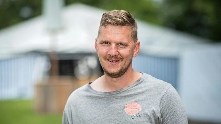 Michael Seufert (38) aus Rottershausen ist Aufbauleiter. Michael Seufert (38) aus Rottershausen ist Aufbauleiter.