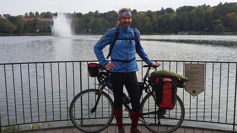 Gardensurfer Bernd Müller während seiner Tour entlang der Werra im Oktober 2015.